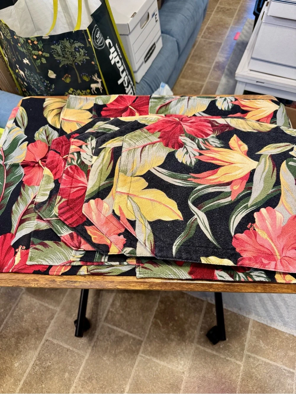 9 Piece Tropical Hibiscus Handmade Dining Set